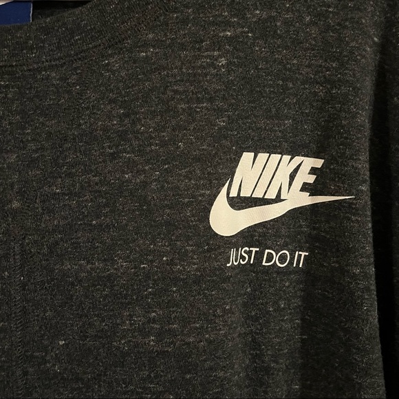 Nike Women's Heathered Grey Short Sleeve Sweater Tunic - Picture 2 of 4